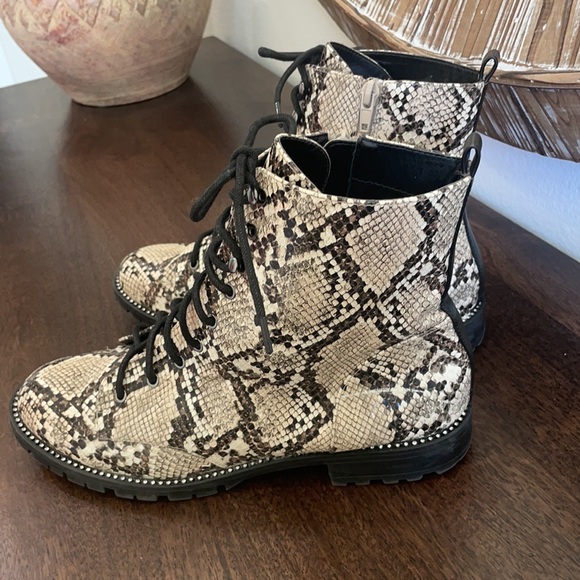EXPRESS SNAKE PRINT MOTO BOOTS.. USED ONCE, SZ 10 - Picture 5 of 11